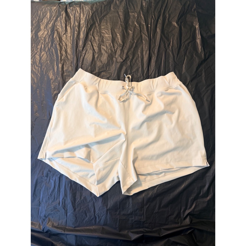 Lane Bryant LIVI Active Women Plus Size 22/24 Athletic Shorts White Drawstring